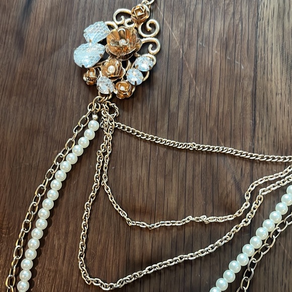 Pearled Chained Necklace - Picture 2 of 2